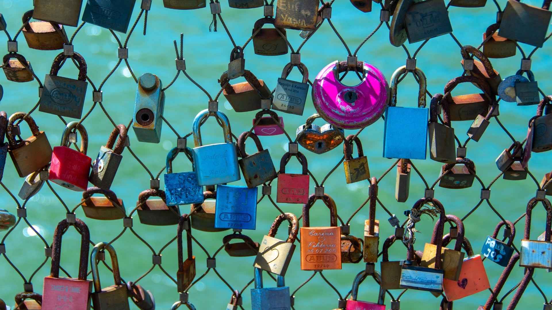 Understanding Attachment Styles and How They Shape Relationships — ChangeMoment Mental Health Centre
